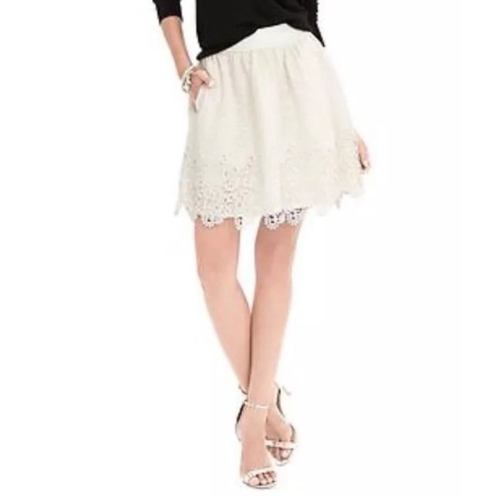 Banana Republic Heritage Collection lace skirt with pockets size 6